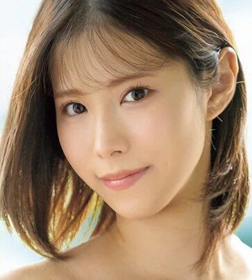 小泉なぎさ