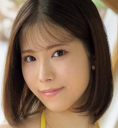 小泉なぎさ