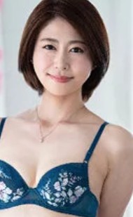 岡崎亜紀
