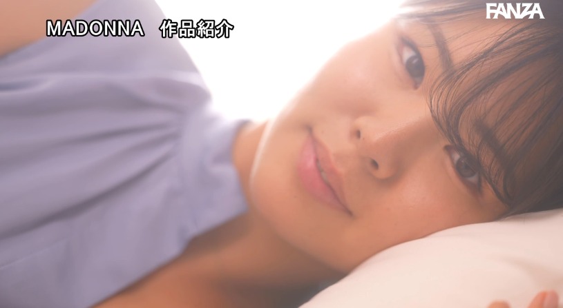 新人 七瀬川遥 30歳 AV DEBUT 束縛が激しい夫との旅行中、早朝…深夜…ホテルを抜け出し初不倫ー。