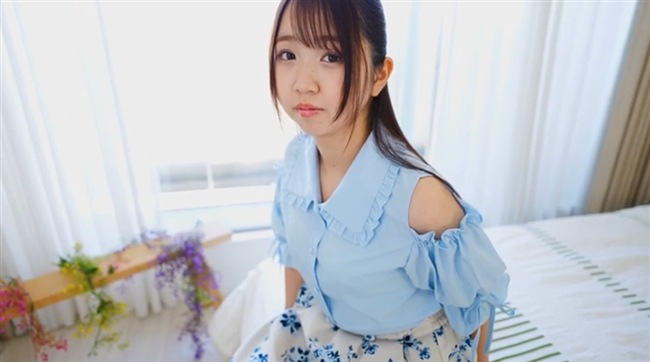 新菜ほの香＝月白ひより